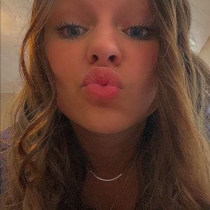 Meet your Posher, Madyson